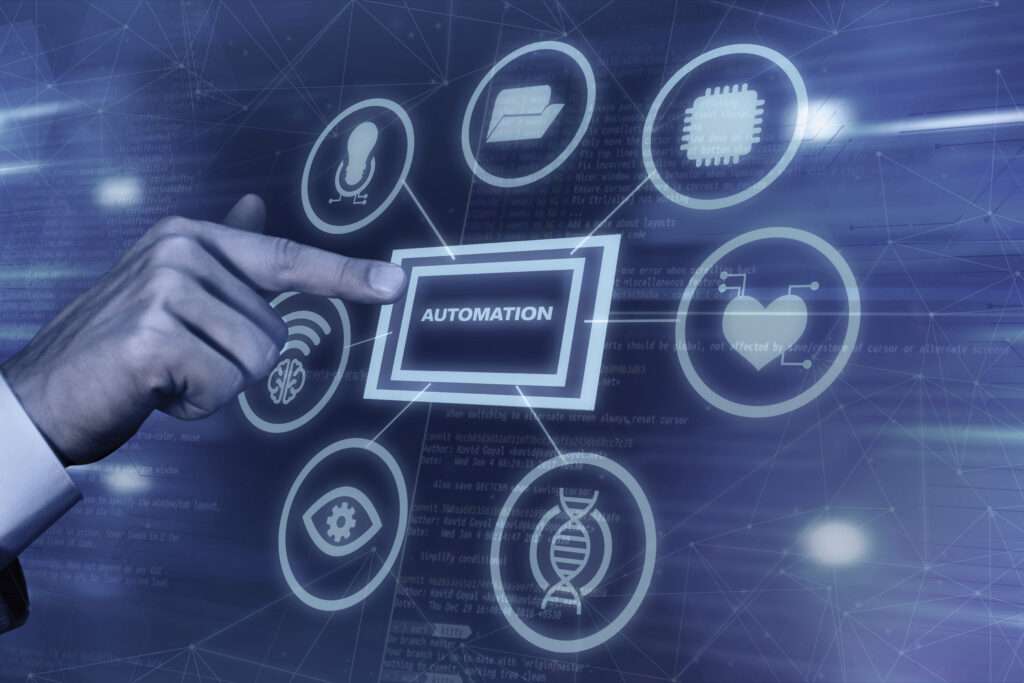La industria química está experimentando una transformación significativa gracias a la integración de la inteligencia artificial (IA) y la automatización en sus procesos de investigación y producción. Los laboratorios modernos están adoptando tecnologías que permiten acelerar el descubrimiento de nuevos compuestos, optimizar fórmulas y mejorar la precisión en el análisis de sustancias. La IA ayuda a predecir resultados experimentales y a diseñar procesos más eficientes, mientras que la automatización reduce errores humanos y aumenta la reproducibilidad de los resultados. Esta evolución no solo mejora la productividad, sino que también promueve prácticas más sostenibles y seguras al minimizar el uso innecesario de reactivos químicos. Empresas como Chemtrop están comenzando a incorporar estas innovaciones para ofrecer productos más avanzados y alineados con las necesidades actuales del mercado, marcando un paso crucial hacia una química más inteligente y responsable.